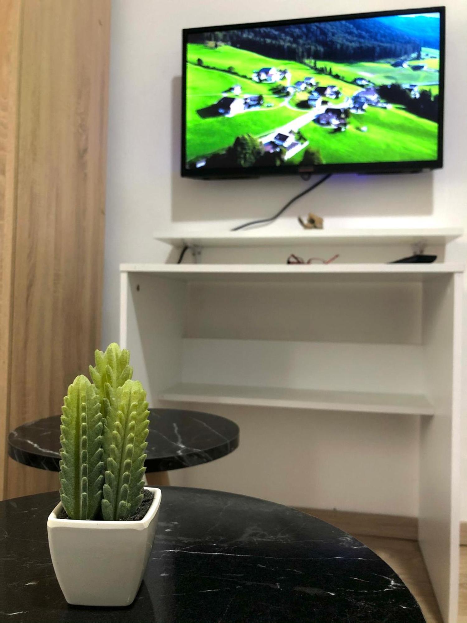 Center Studio Apartment Podgorica Exteriör bild